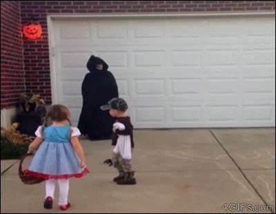 Halloween-girl-spooked